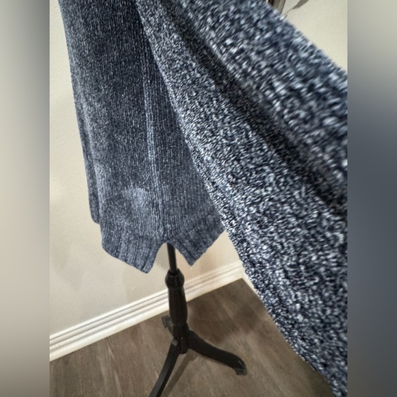 Orvis Chenille oversized V-neck Pull over blue/gray Sweater Size Small - Picture 3 of 9